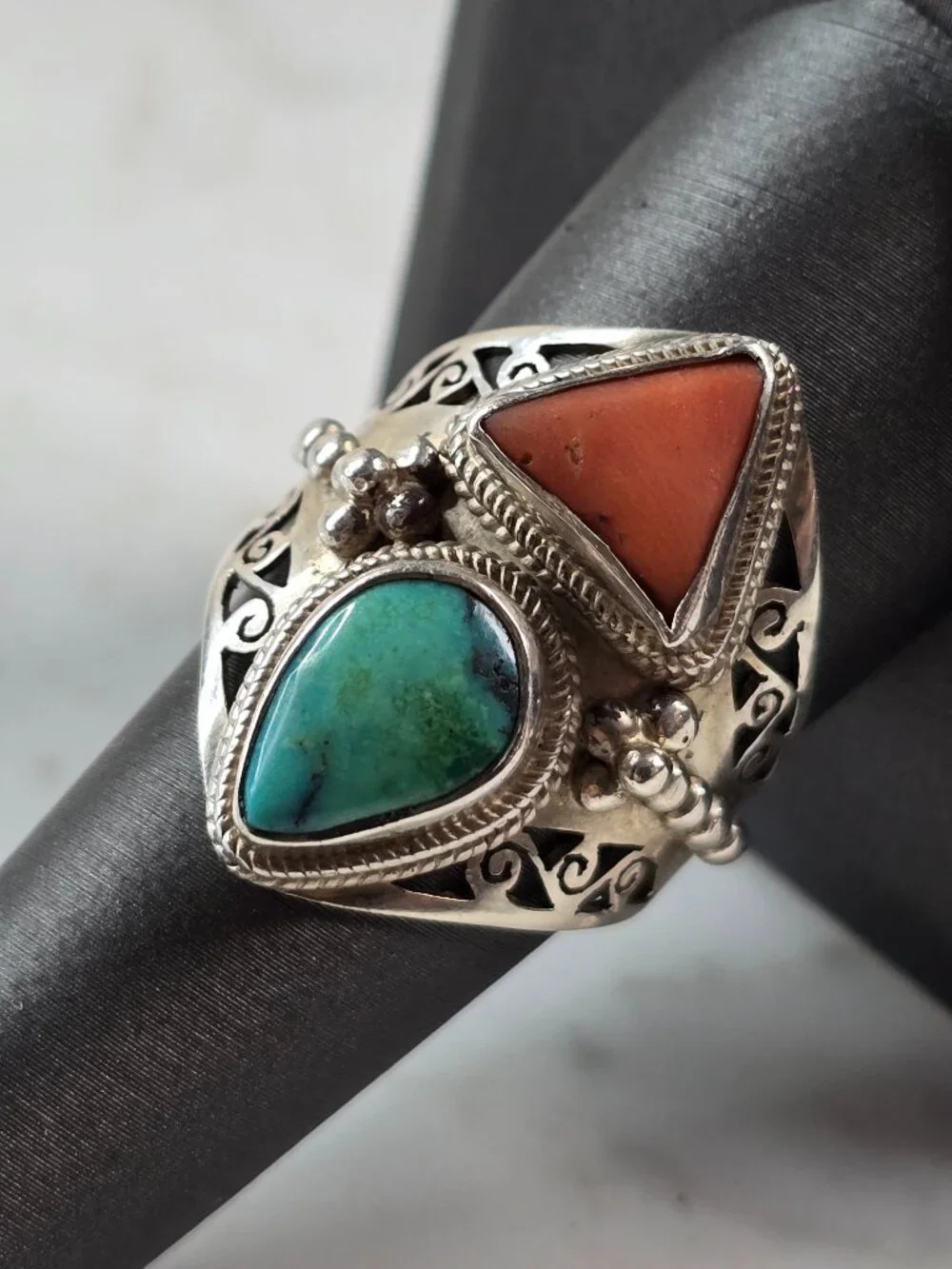 Mens Vintage Sterling Silver Southwestern Turquoise Coral Ring 7.6g E5557